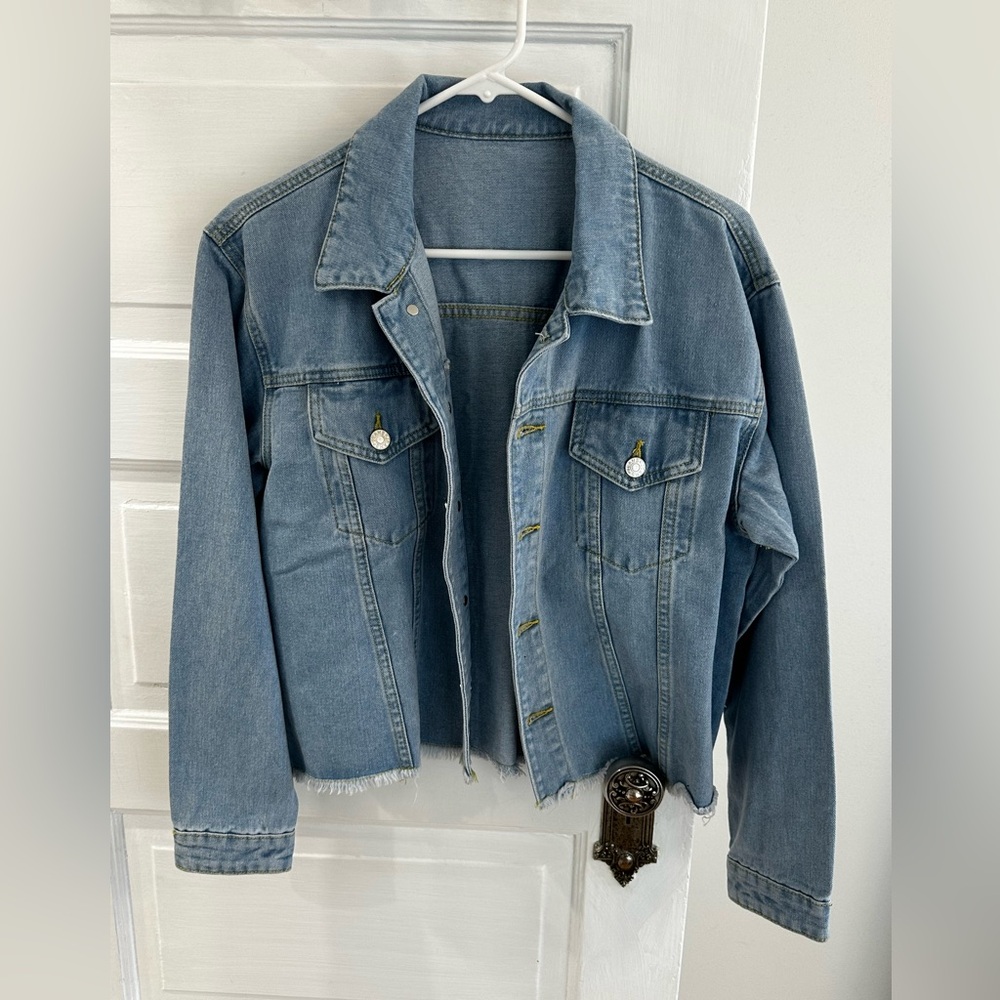 NWOT, Amazon, women’s jean jacket, size medium